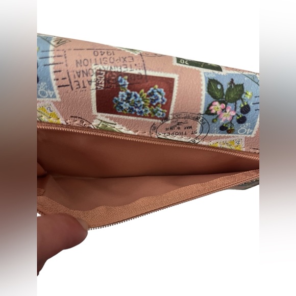 MUNDI Postage Stamp Wallet/Wristlet - Picture 12 of 12